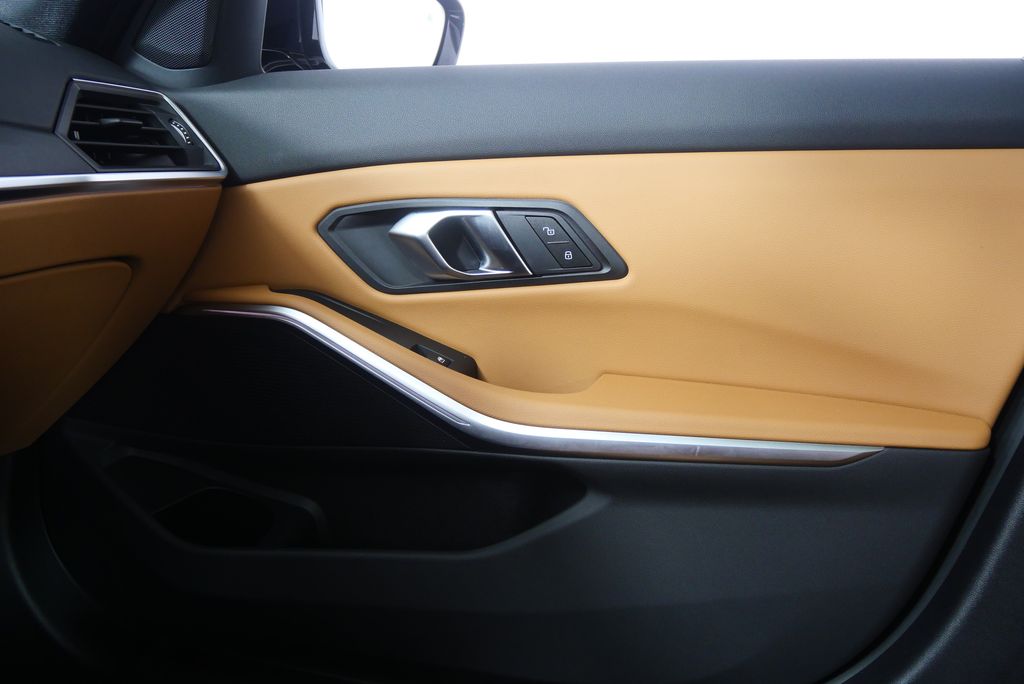 Thumbnail: 2024 BMW 3 Series - 29