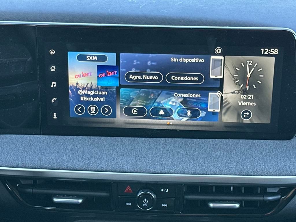 2025 Nissan Kicks SV photo
