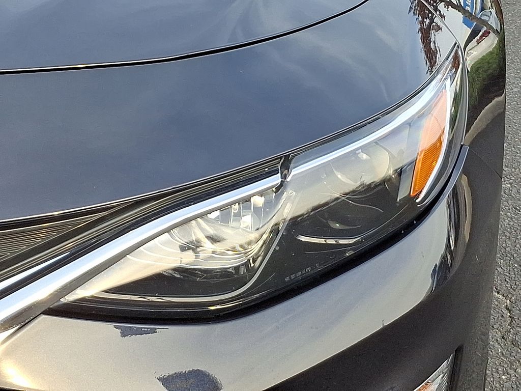 Thumbnail: 2022 Chevrolet Malibu - 9