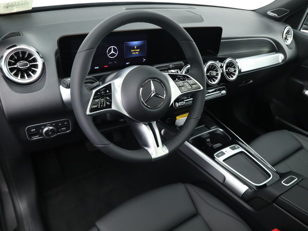 Thumbnail: 2025 Mercedes-Benz GLB - 10