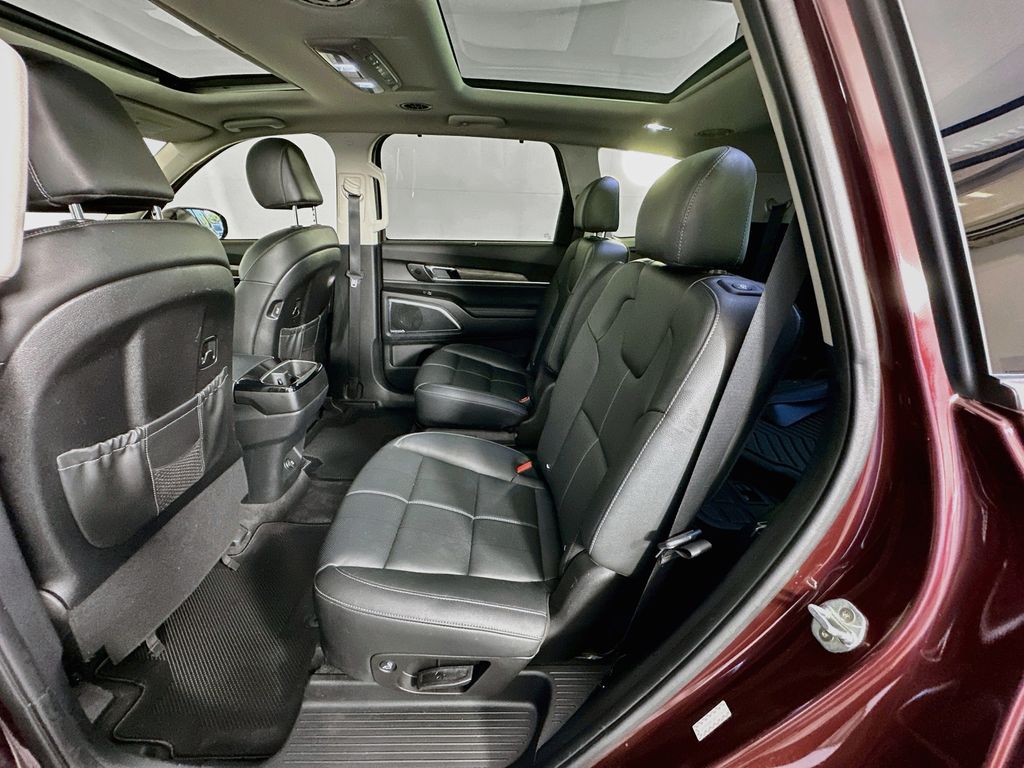 Thumbnail: 2021 Kia Telluride - 25
