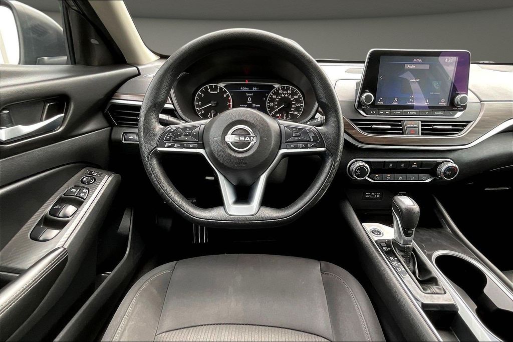 Used 2024 Nissan Altima Sedan