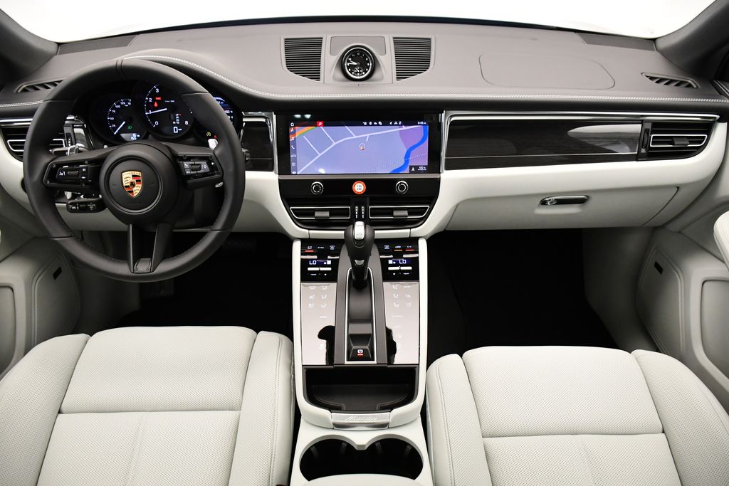 Thumbnail: 2026 Porsche Macan - 25