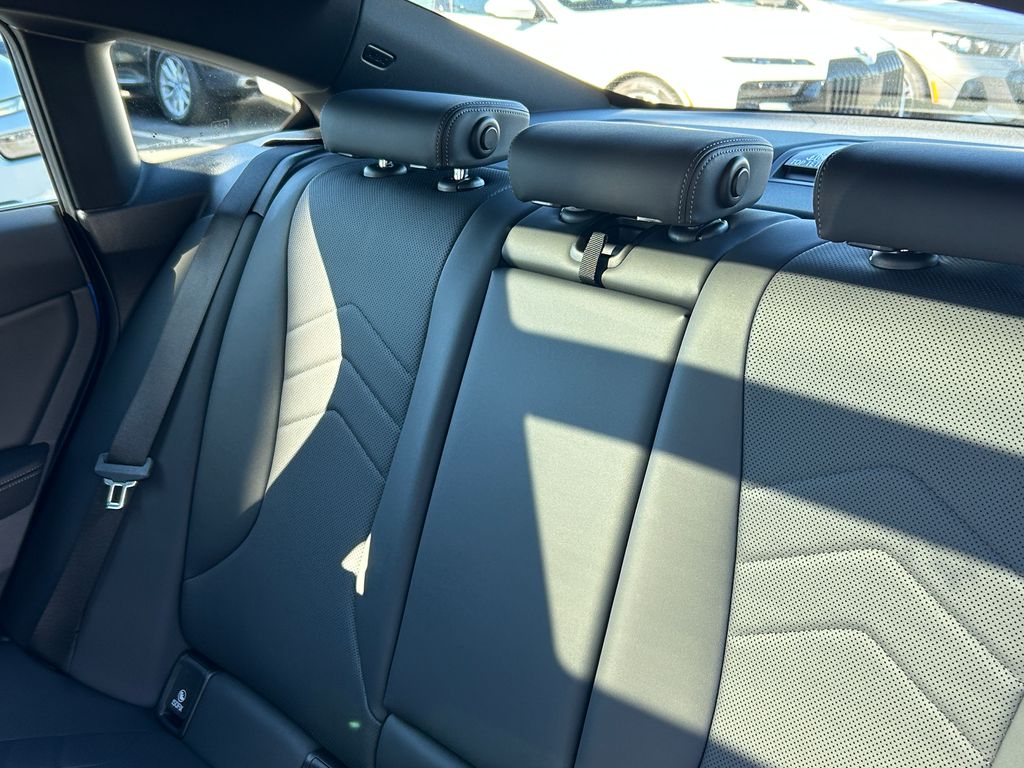 Thumbnail: 2025 BMW 2 Series - 32