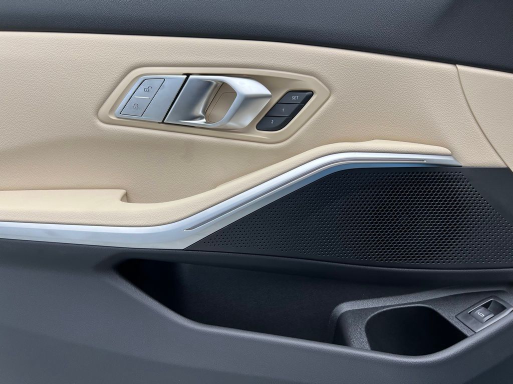 Thumbnail: 2026 BMW 3 Series - 21