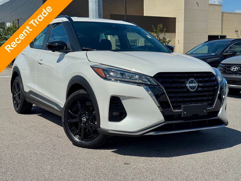  2024 Nissan Kicks SR FWD   