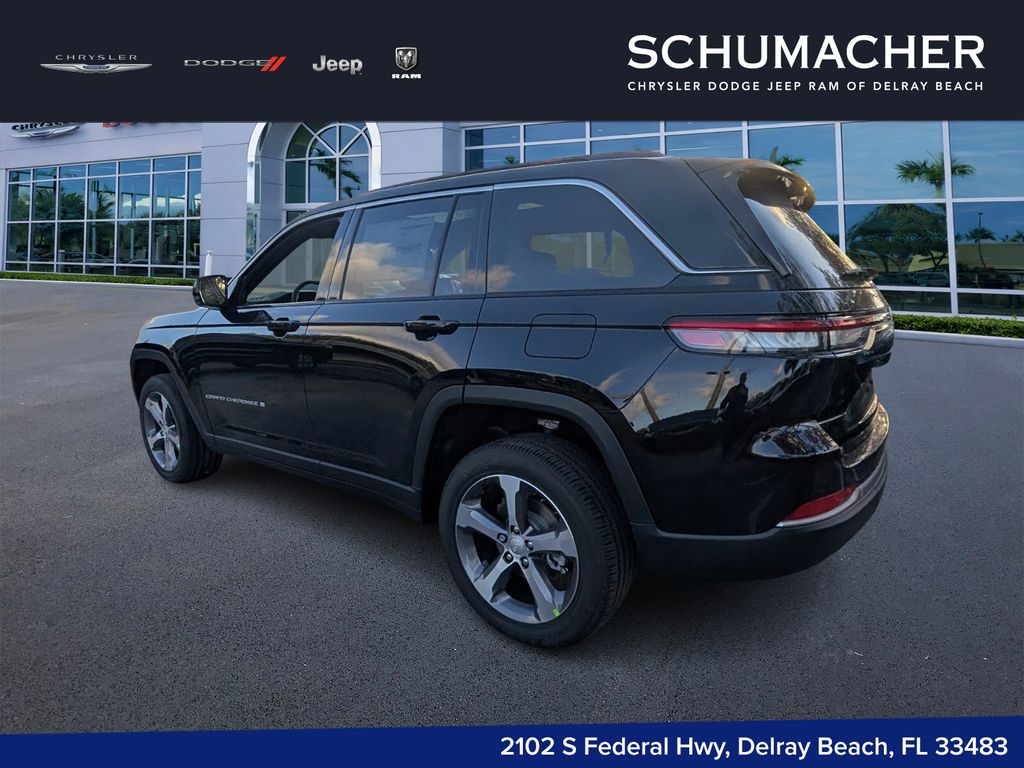 new 2026 Jeep Grand Cherokee car, priced at $42,650