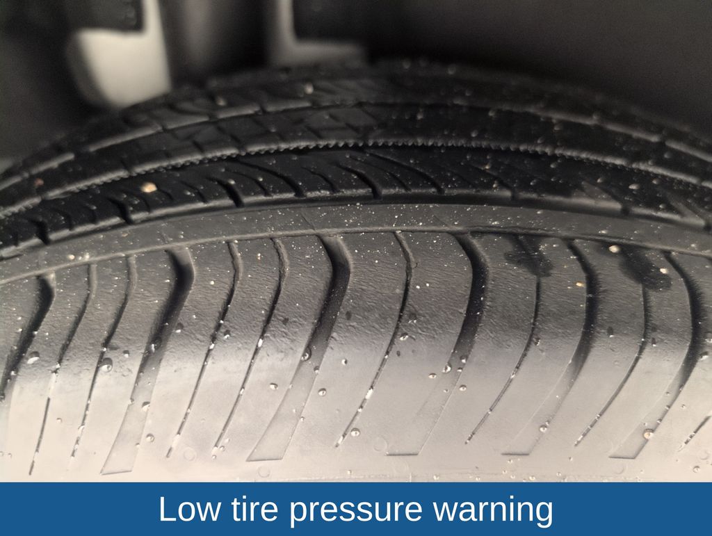 2023 Oxford White Ford Escape Base FWD SUV