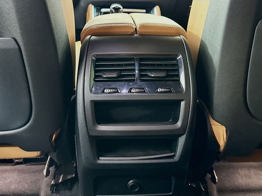 Thumbnail: 2022 BMW X6 - 26