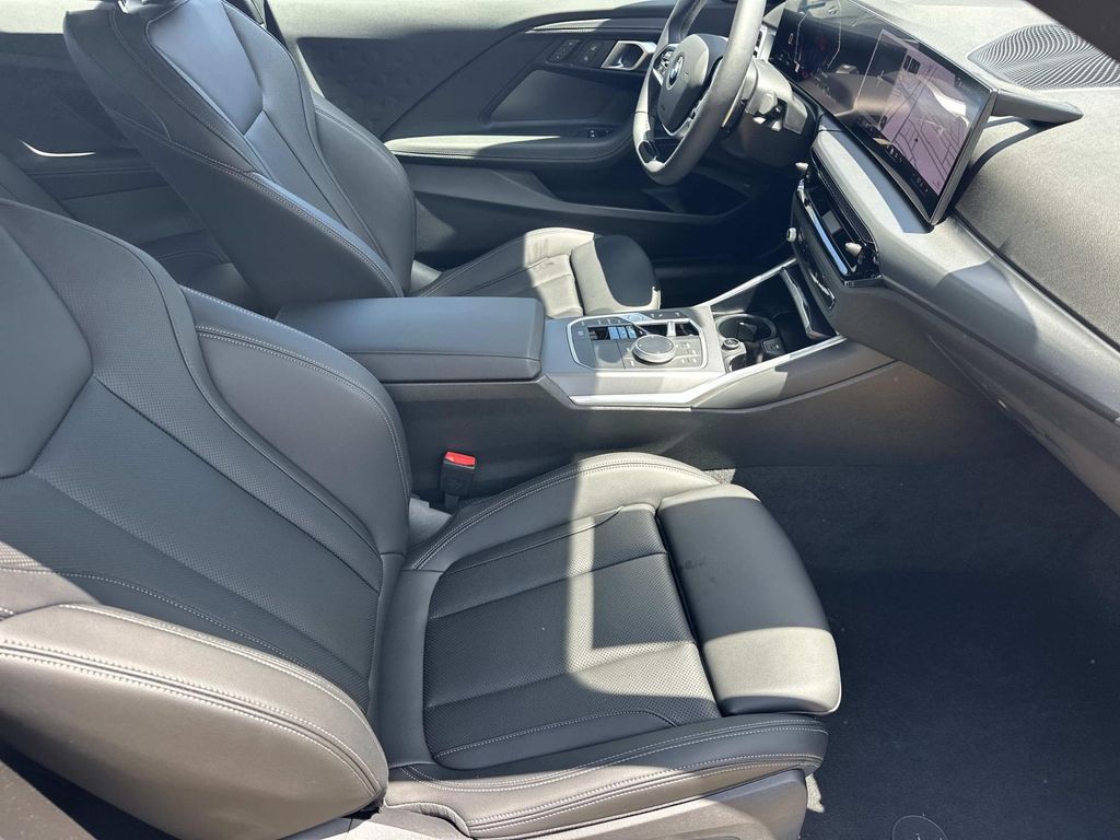 Thumbnail: 2025 BMW 2 Series - 11