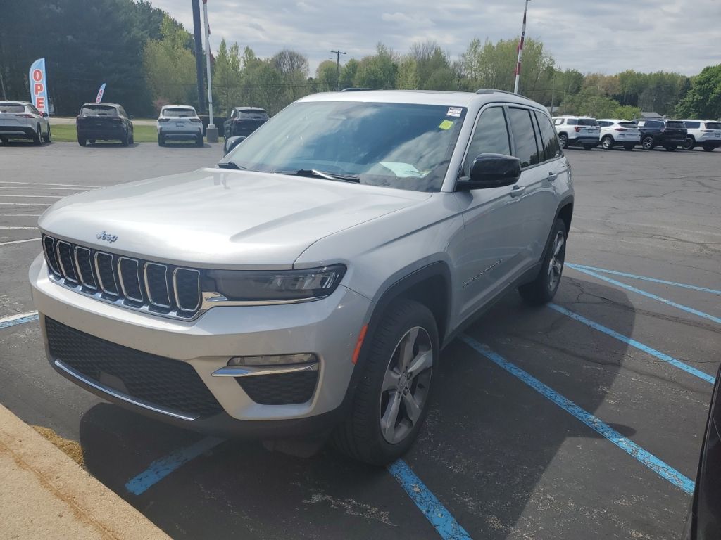 View vehicle photo 4
