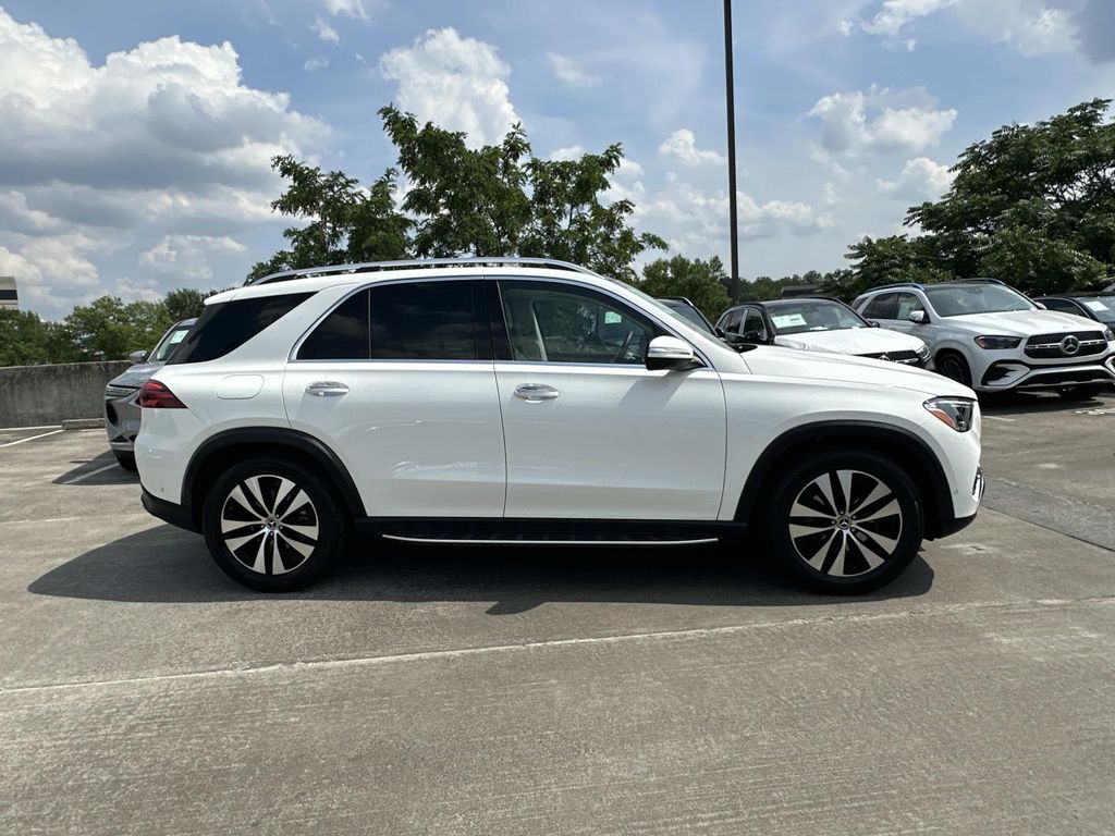 Thumbnail: 2026 Mercedes-Benz GLE - 4