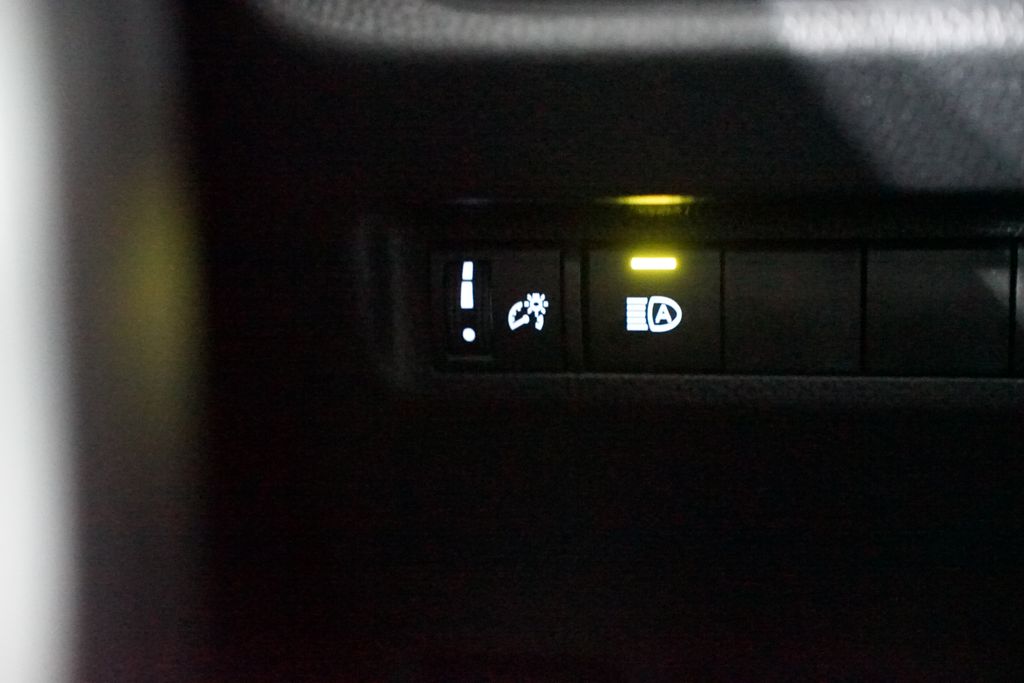 Thumbnail: 2025 Toyota RAV4 - 24