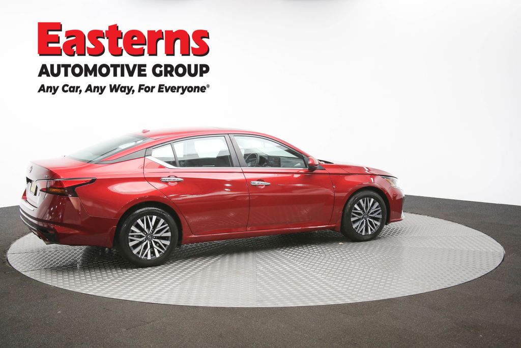Used 2023 Red Nissan 2.5 SV image 41