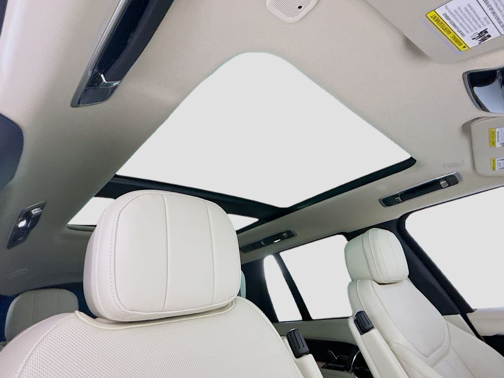 Thumbnail: 2026 Land Rover Range Rover - 20