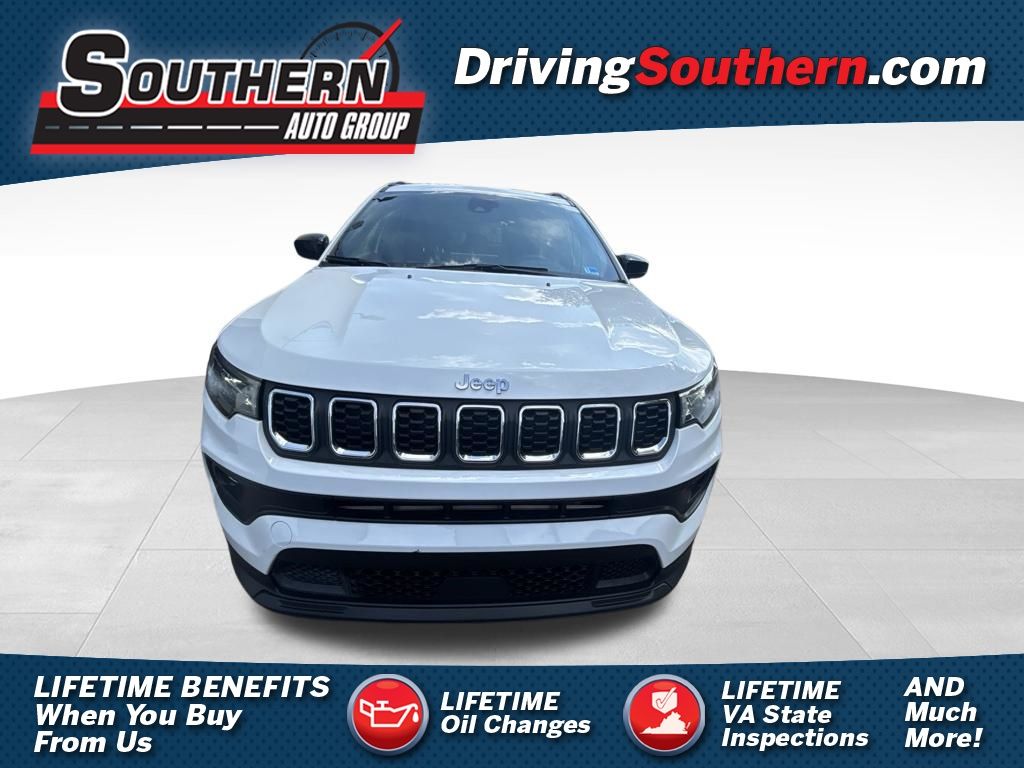 Bright White Clearcoat 2024 Jeep Compass SUV / Crossover Four-Wheel Drive 8-Speed Automatic