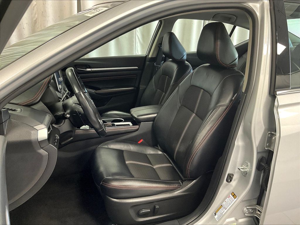 2023 Nissan Altima — photo 10