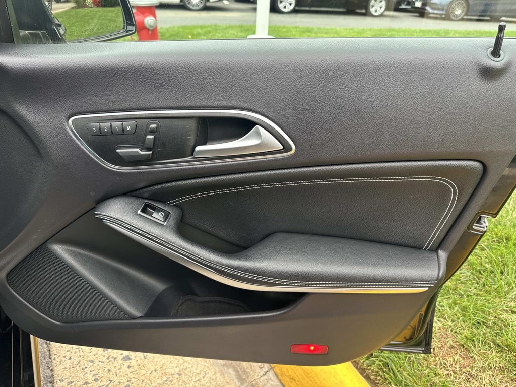 Thumbnail: 2014 Mercedes-Benz CLA - 19