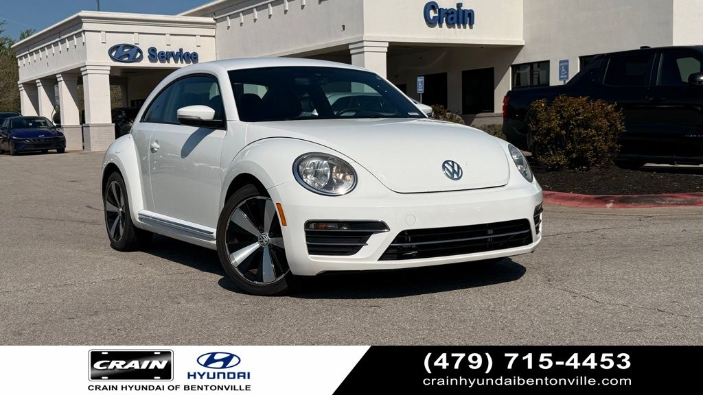 Pure White 2017 Volkswagen Beetle 1.8T SE Hatchback Front-Wheel Drive 6-Speed Automatic