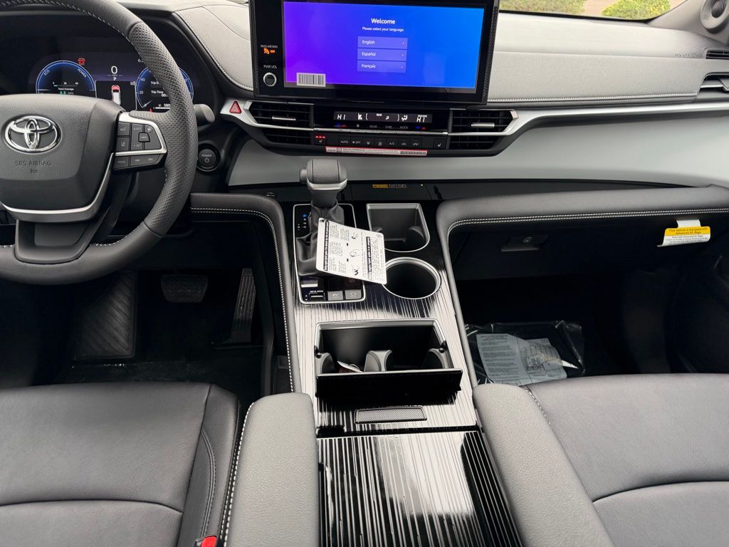 Thumbnail: 2026 Toyota Sienna - 13