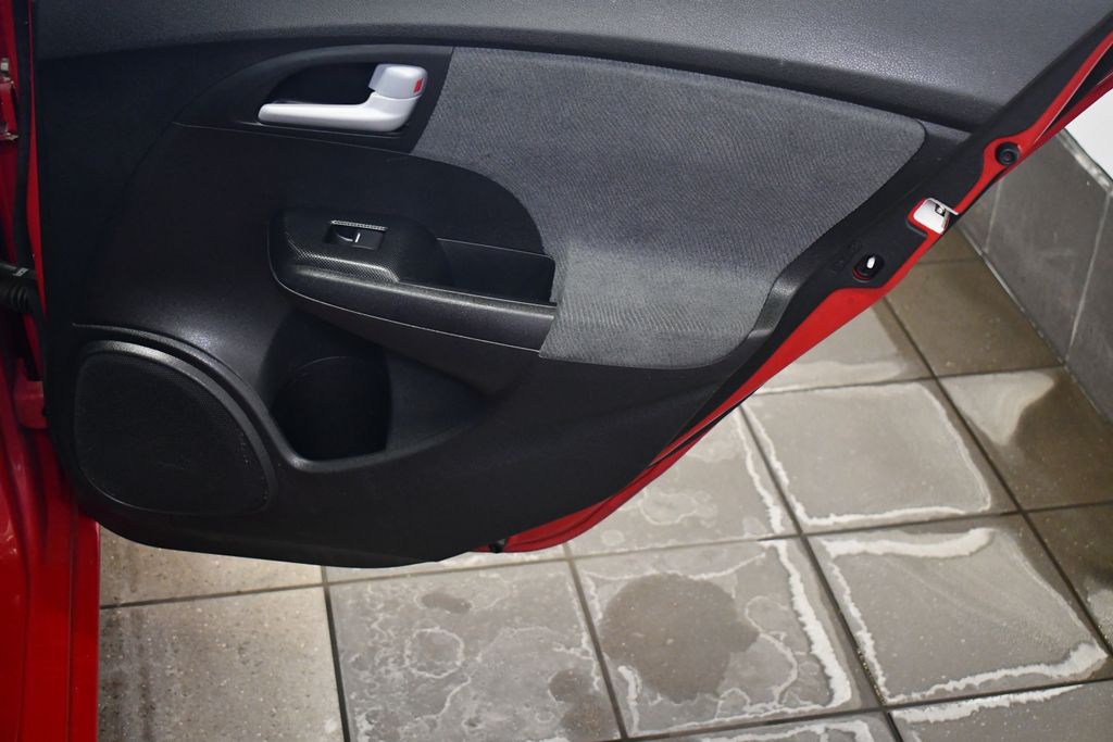 Thumbnail: 2012 Honda Insight - 32