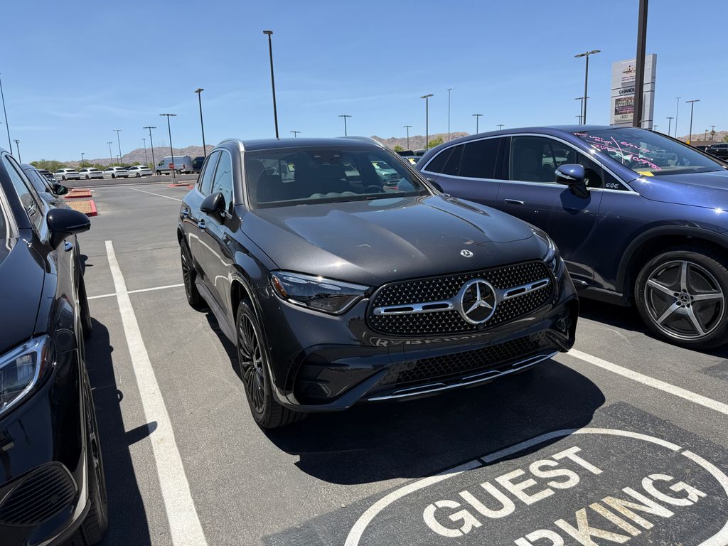 Used 2026 Gray Mercedes-Benz GLC 300 image 3