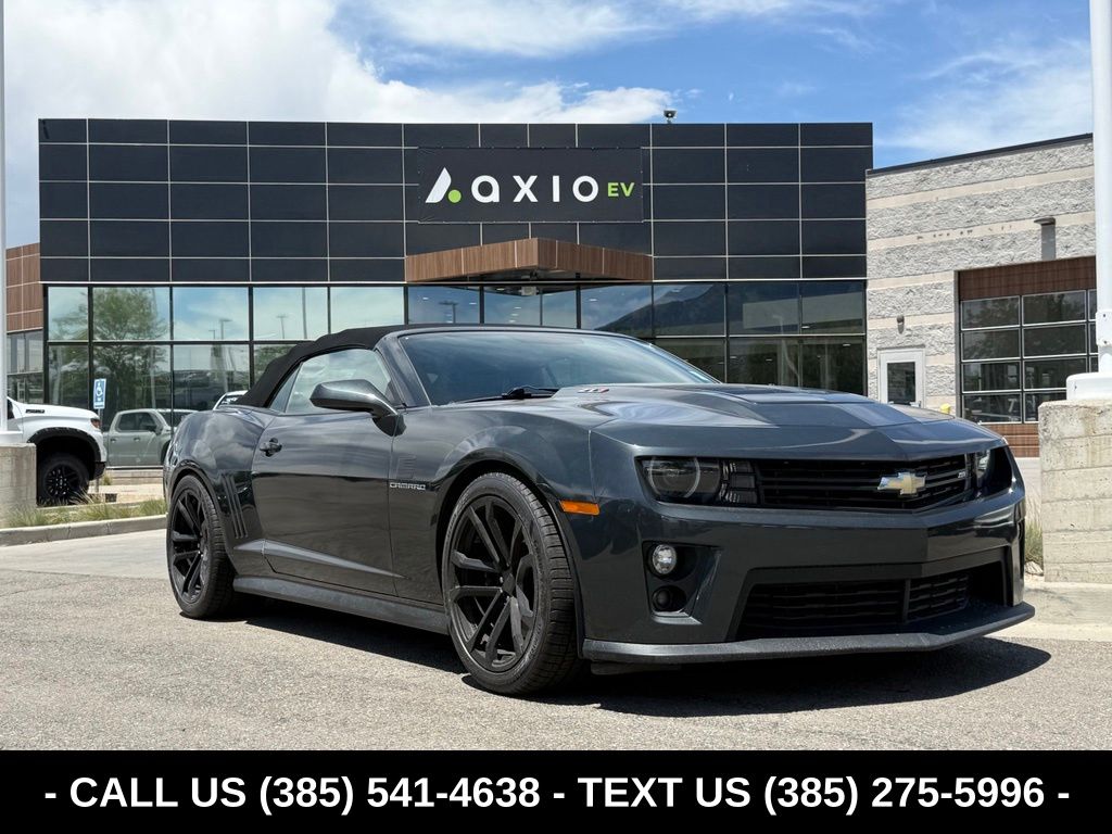 Ashen Gray Metallic 2013 Chevrolet Camaro Convertible Rear-Wheel Drive 6-Speed Manual