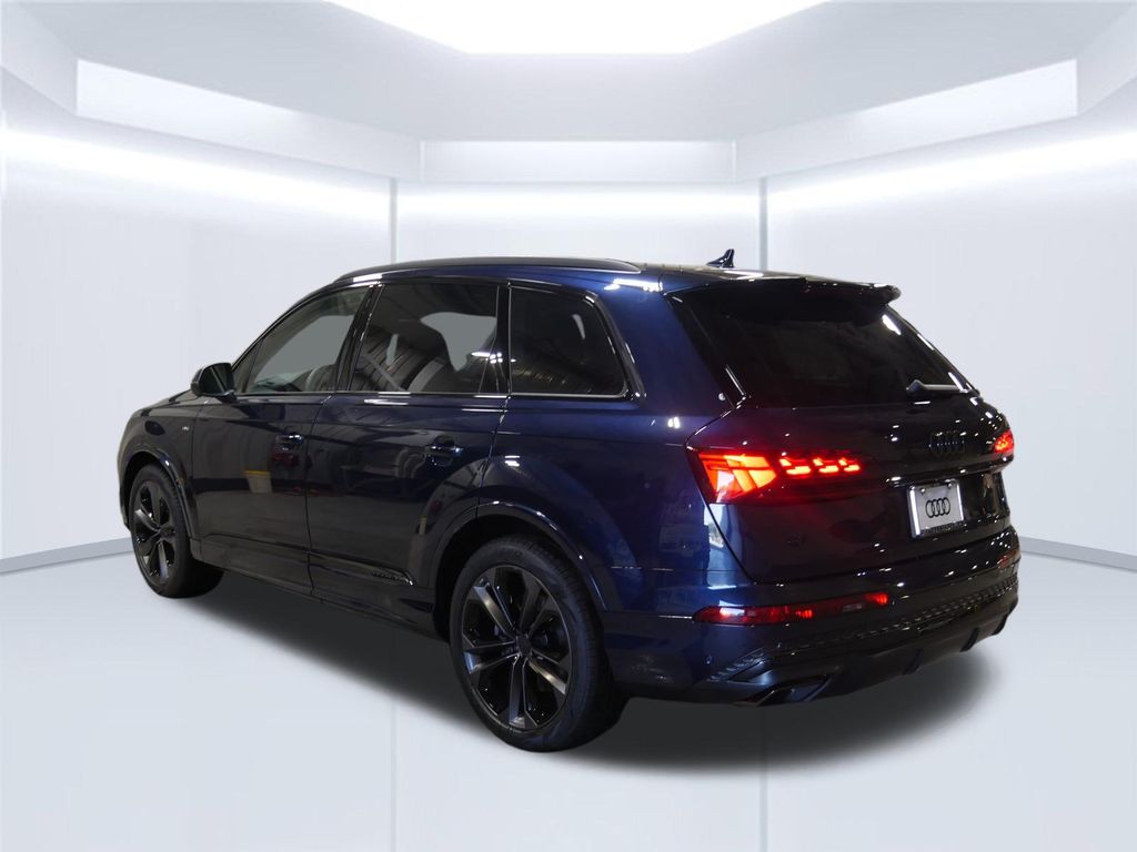 Thumbnail: 2026 Audi Q7 - 3