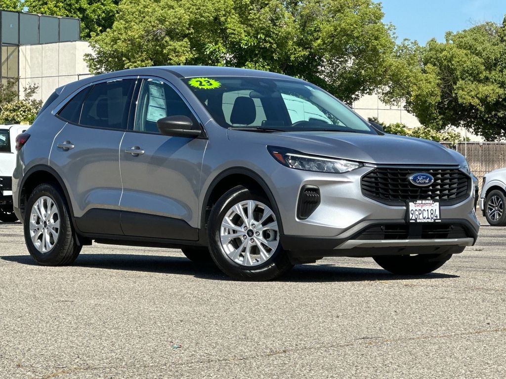 Iconic Silver Metallic 2023 Ford Escape Active FWD SUV / Crossover Front-Wheel Drive 8-Speed Automatic