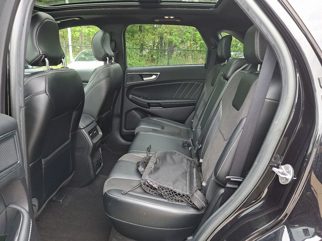Thumbnail: 2019 Ford Edge - 10