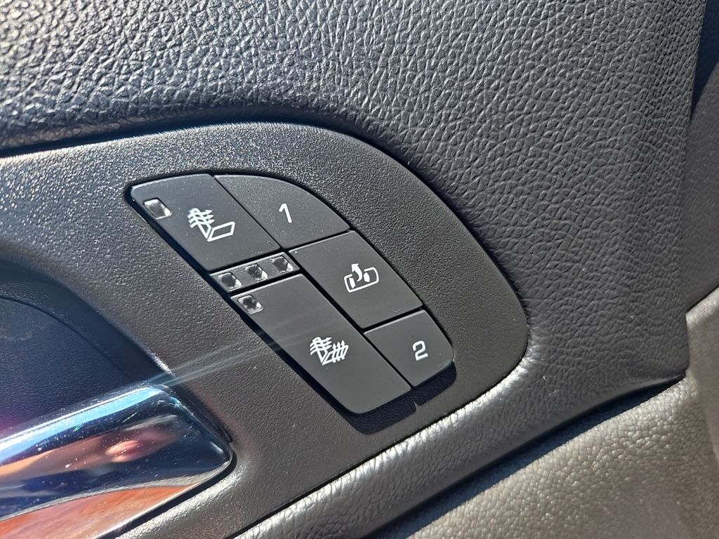 Thumbnail: 2012 GMC Yukon - 23
