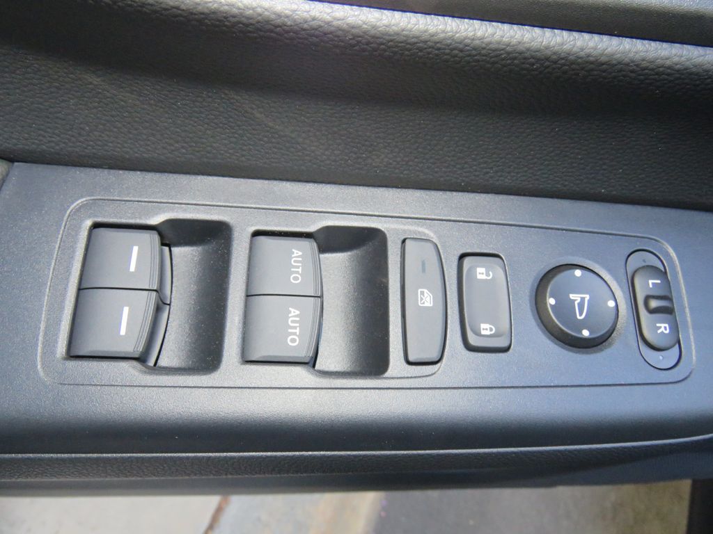 2025 Honda CR-V EX 26
