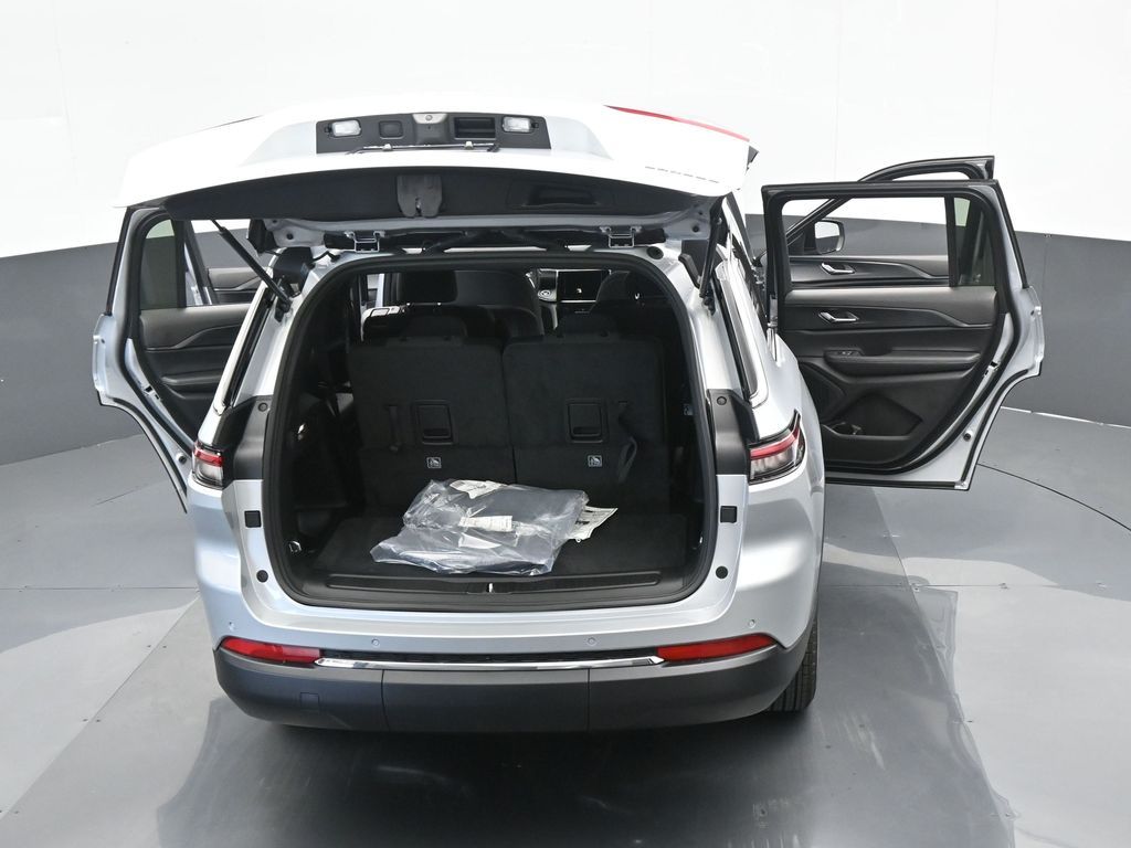 Used 2024 Silver Zynith Jeep Laredo image 59