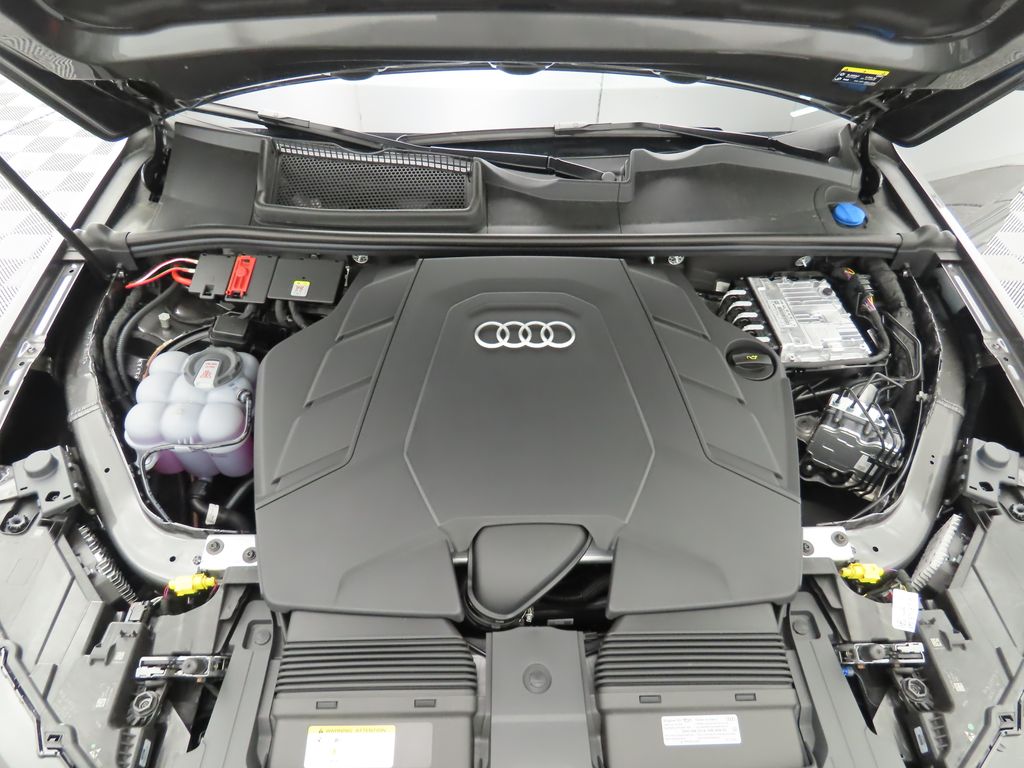 Thumbnail: 2025 Audi Q7 - 30