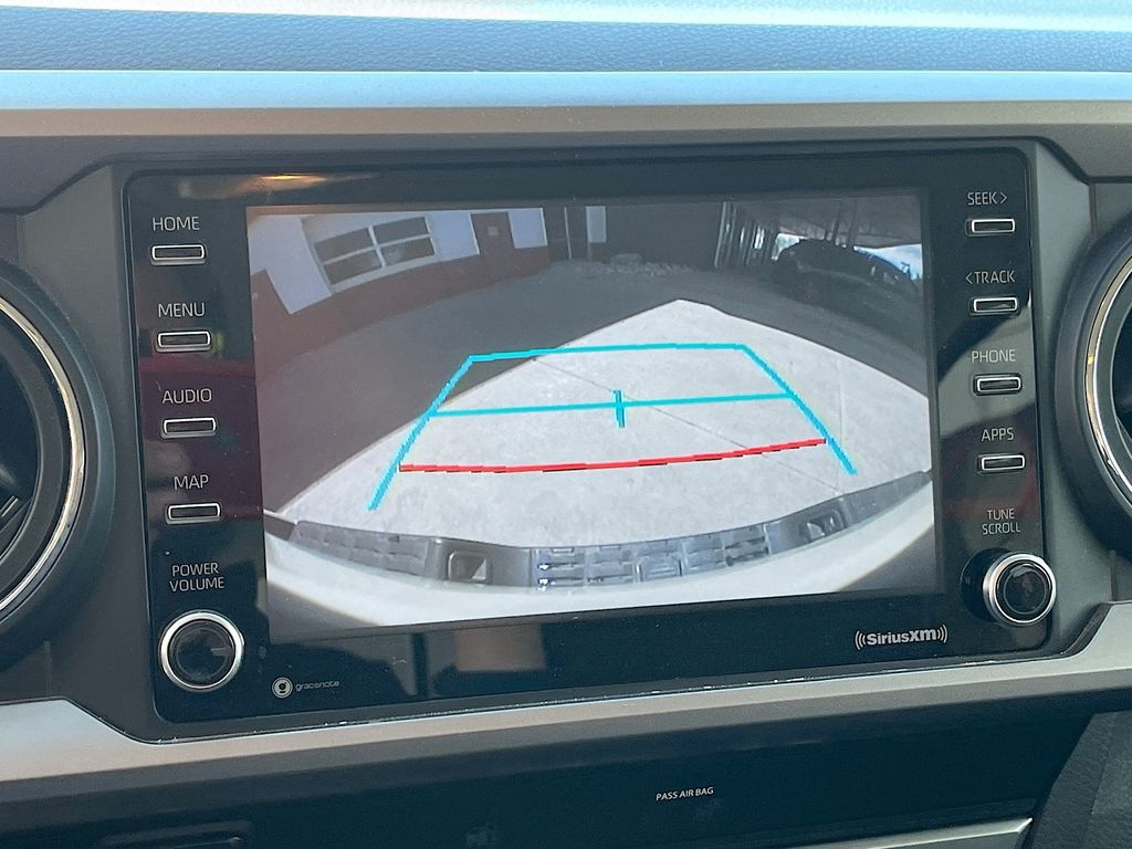 Used 2020 Brown Toyota SR5 image 13