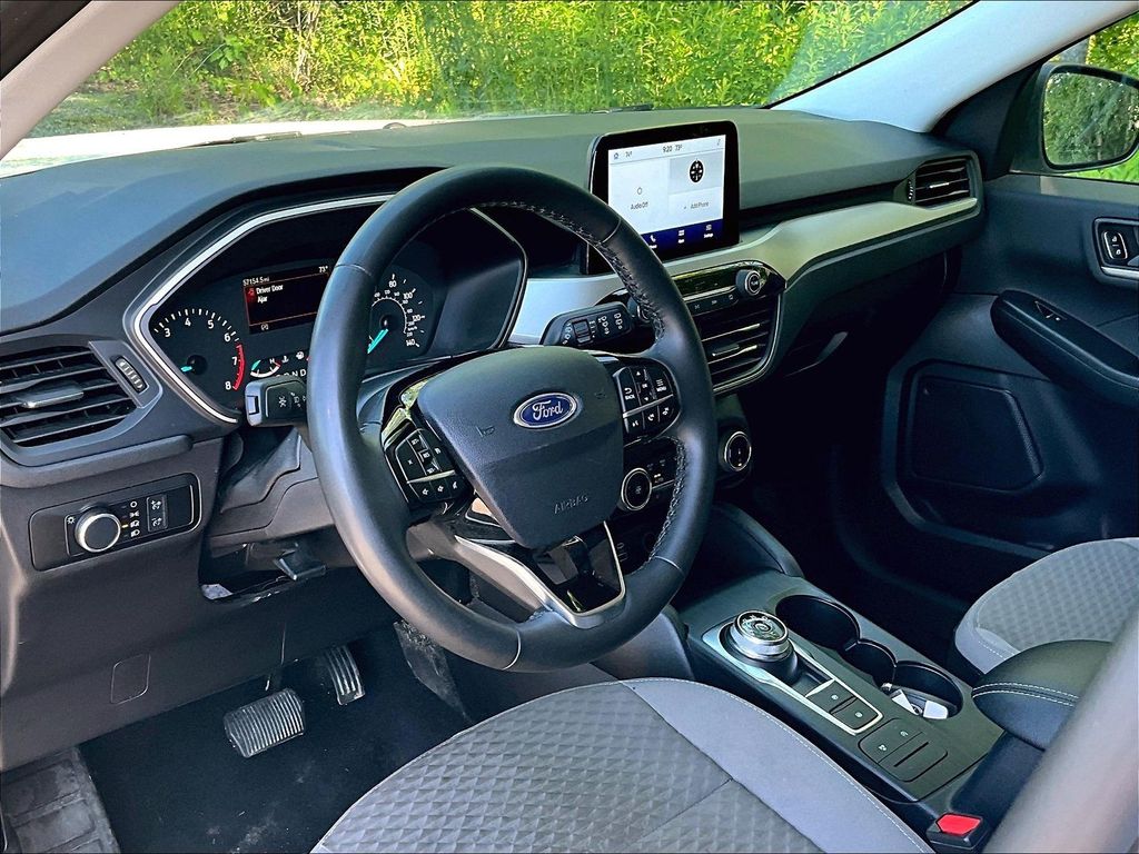 2022 Ford Escape — photo 8