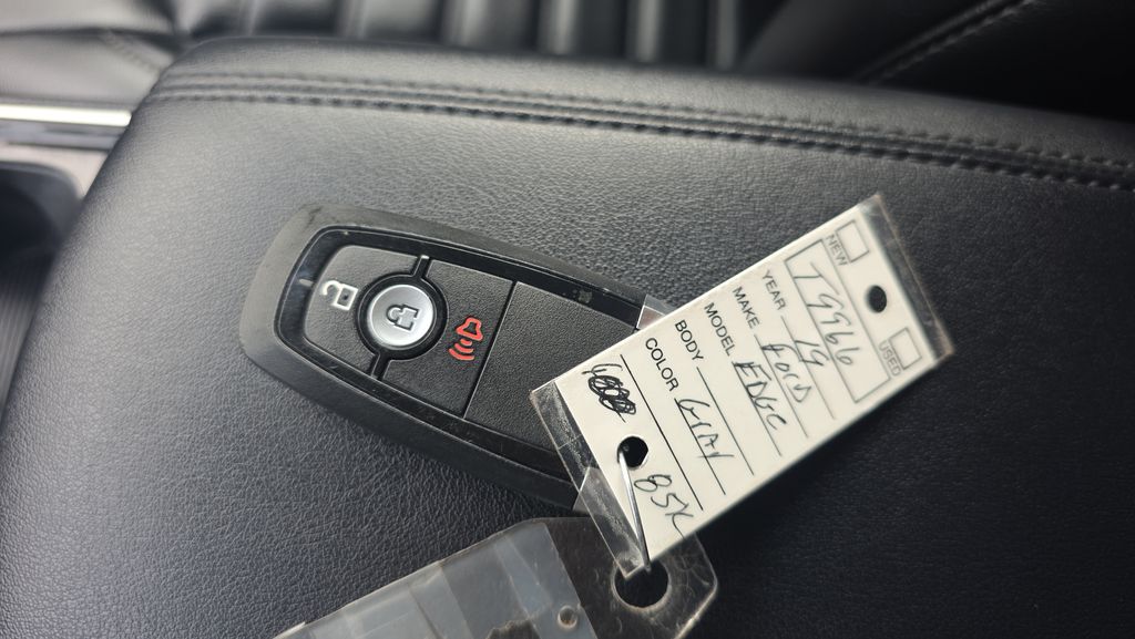 Certified Used 2019 Gray Ford SEL image 26