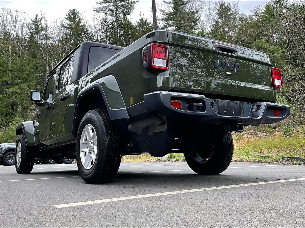 2022 Jeep Gladiator — photo 6