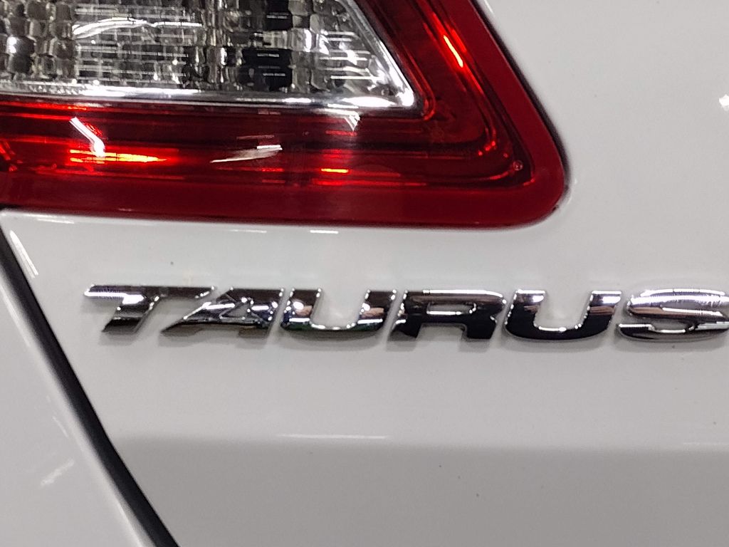 2016 Ford Taurus SEL