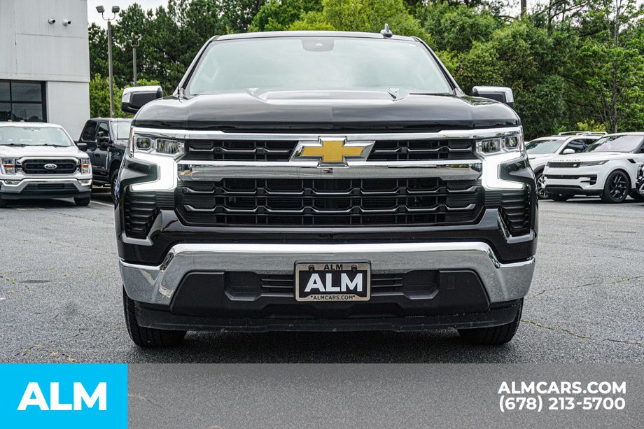 Used 2025 Black Chevrolet LT image 9