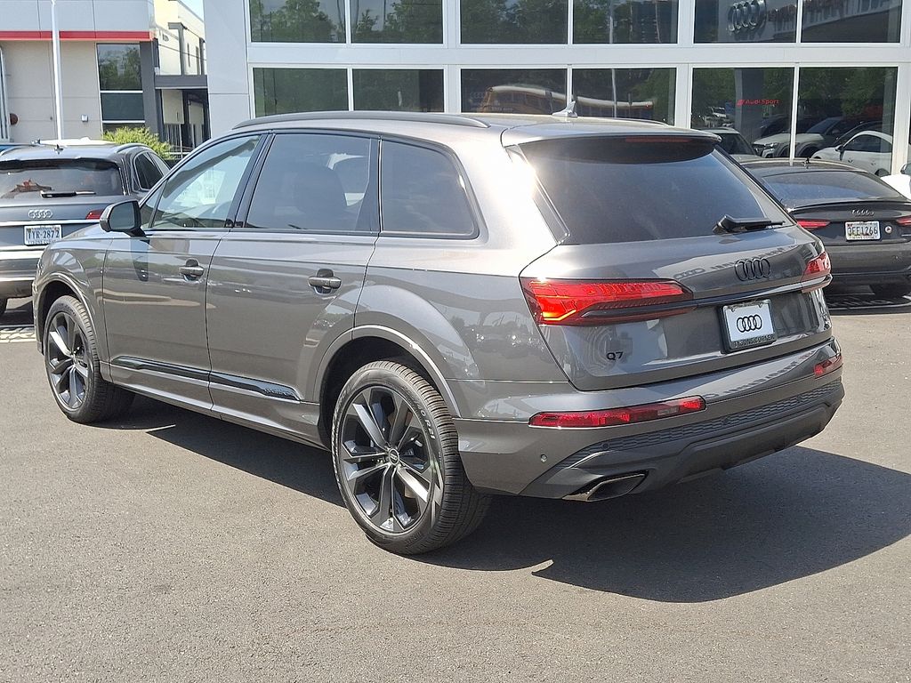 2025 Audi Q7  4