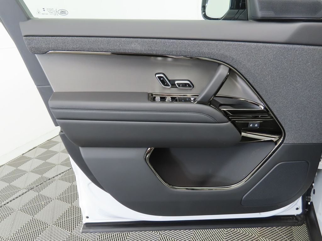 Thumbnail: 2026 Land Rover Range Rover Sport - 24