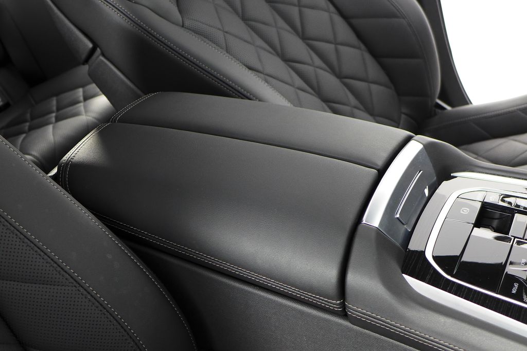 Thumbnail: 2024 BMW X6 - 16