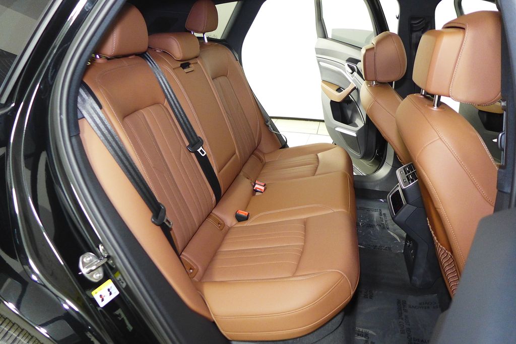 Thumbnail: 2024 Audi Q8 e-tron - 20