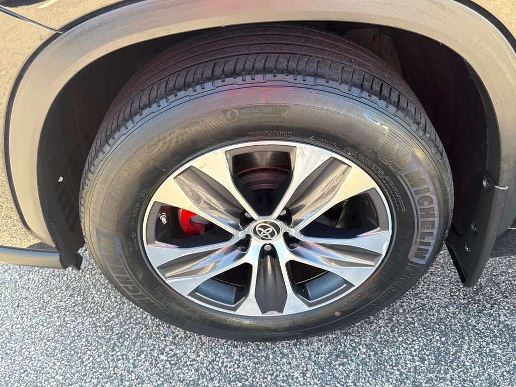 2020 Toyota Highlander XLE photo 43
