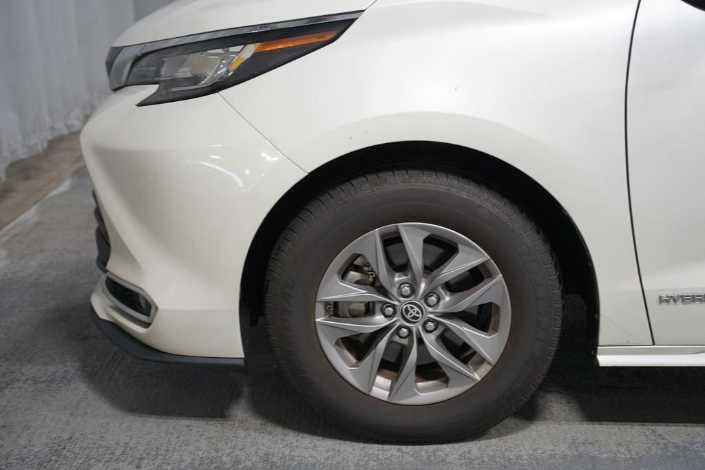 Thumbnail: 2021 Toyota Sienna - 5