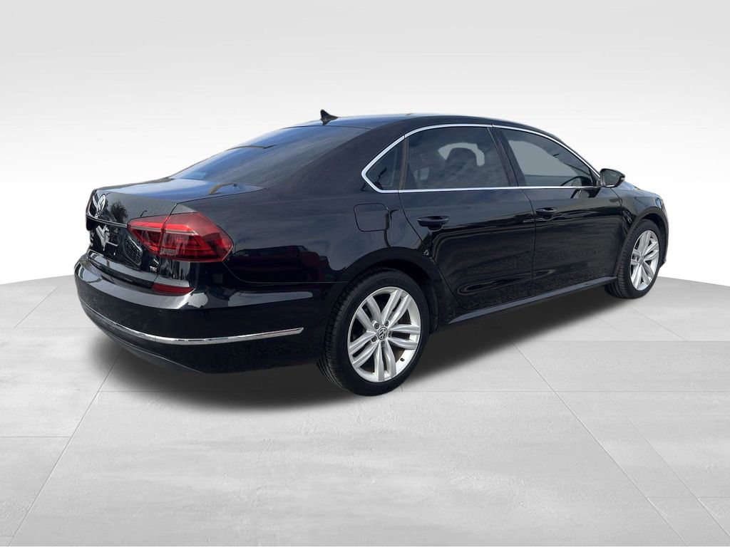 2018 Volkswagen Passat 2.0T SE 4