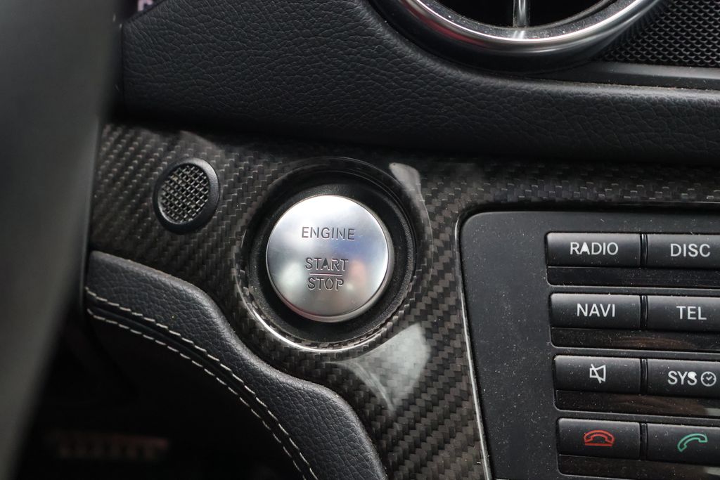 Thumbnail: 2013 Mercedes-Benz SL-Class - 28