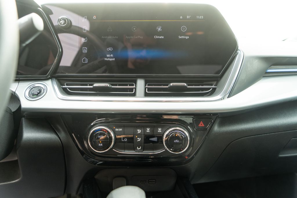 2024 Crimson Metallic Chevrolet Trax LT FWD SUV