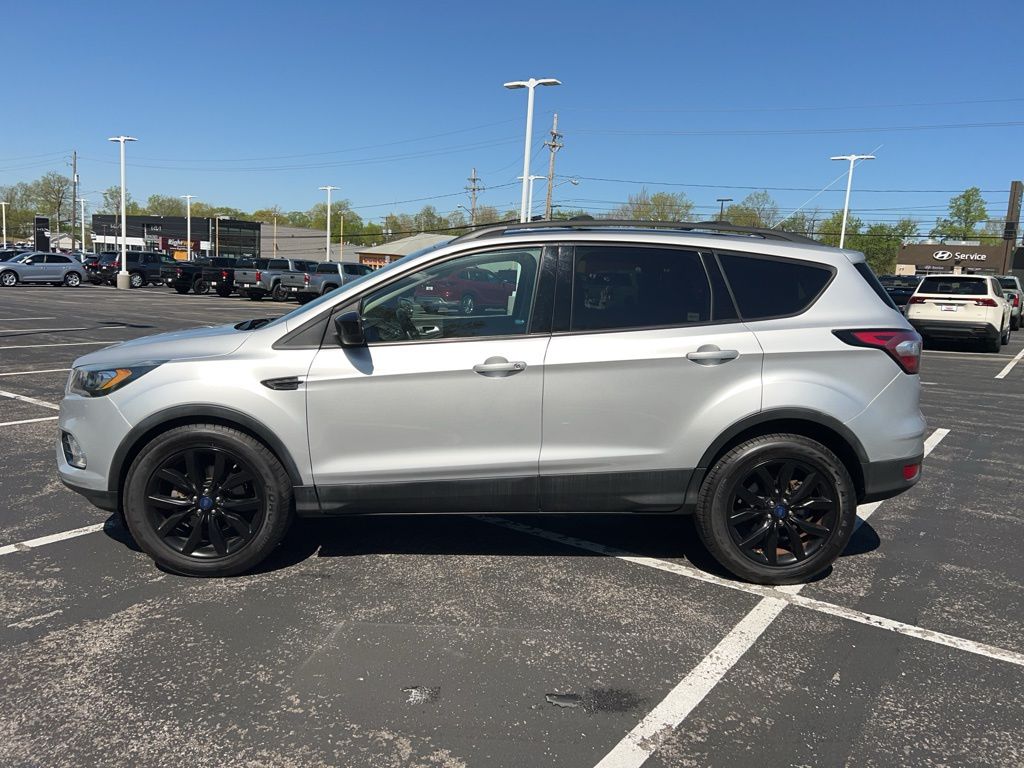 2017 Ford Escape SE 2